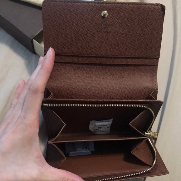 100% authentic Louis Vuitton Zipper French Wallet - Picture 5 of 7